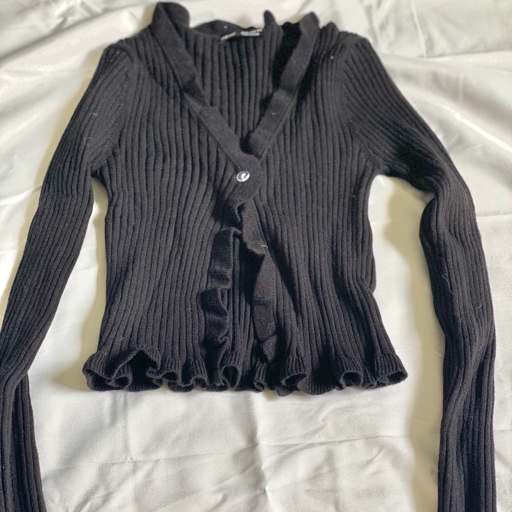 Crop cardigan with button